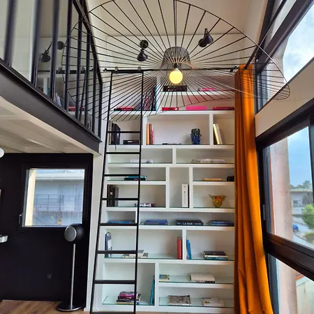 Apartment Superbe Loft, Face A L'hippodrome *