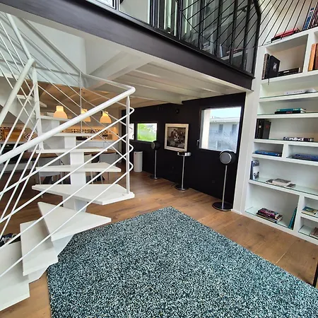 Superbe Loft, Face A L'hippodrome Apartment *